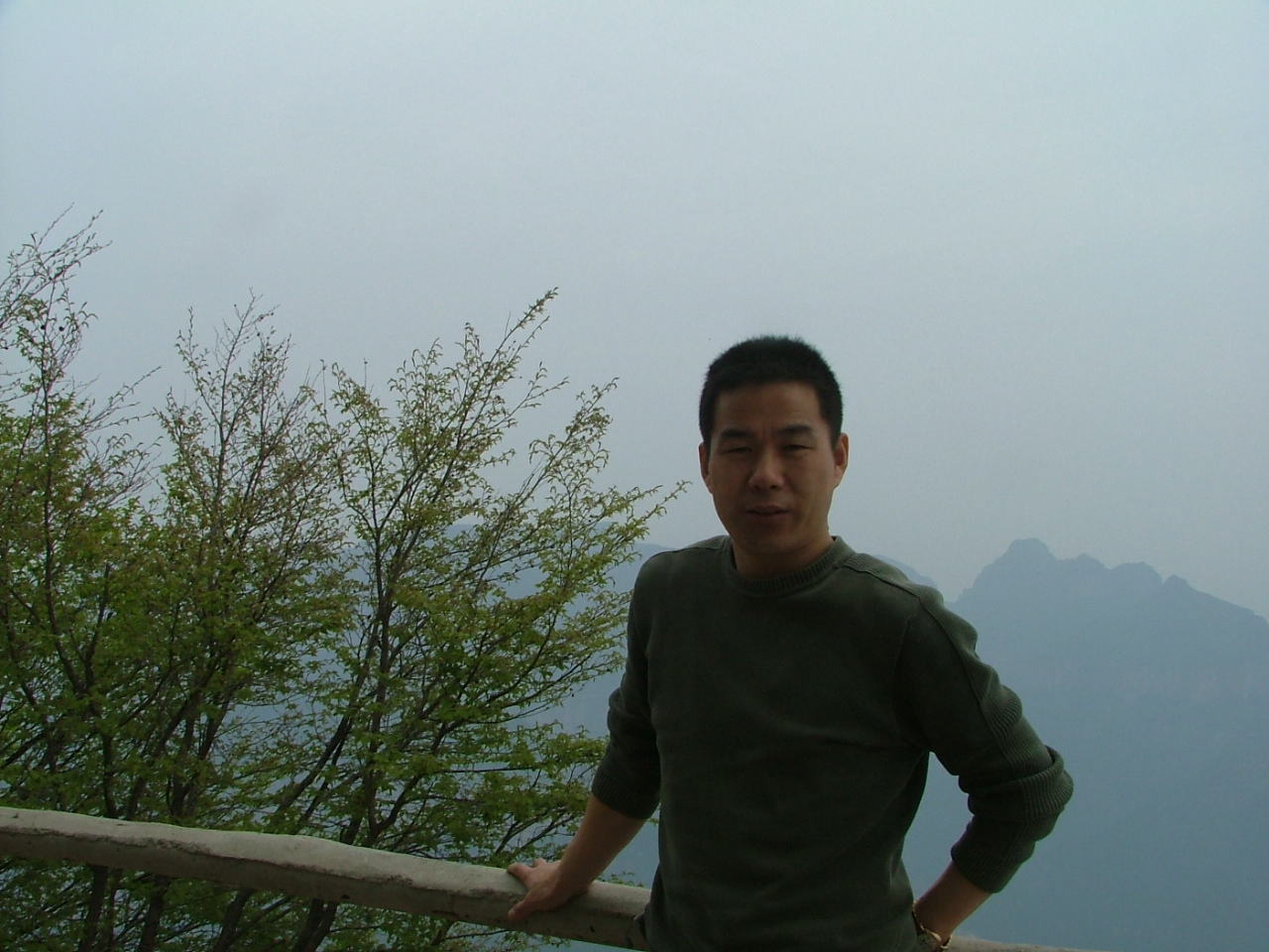 刘凤山曲谱_榆林军分区政委刘凤山(2)