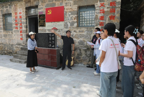把思政课搬进山河深处！河南师大...