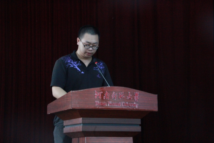 2016级研究生代表吴佳熹 2016级研究生代表吴佳熹