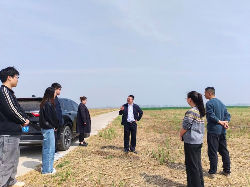 商学院赴封丘县开展菌草产业专题调研