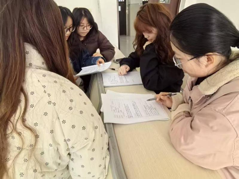 商学院开展“学业攻坚小组”专项活动