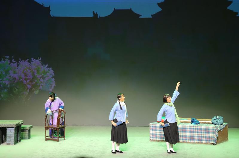 陈涌泉剧作《风雨故园》在我校上...