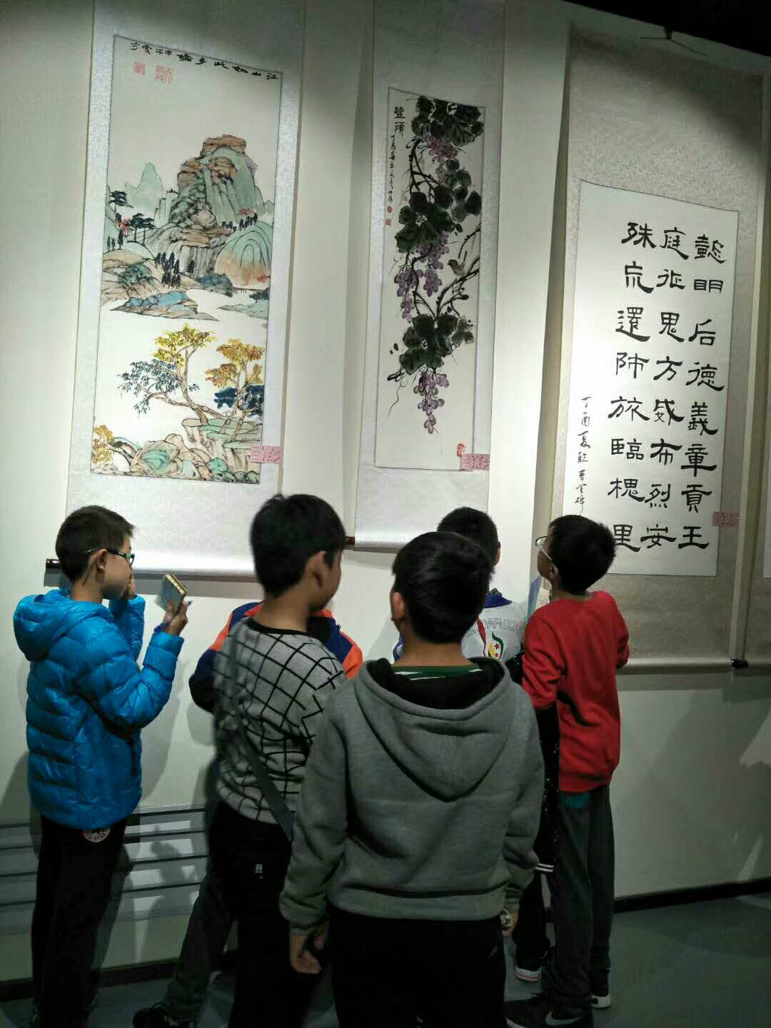 师大附小学生参观书画展