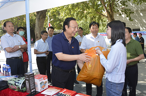 河南师范大学迎来2020级新生入学