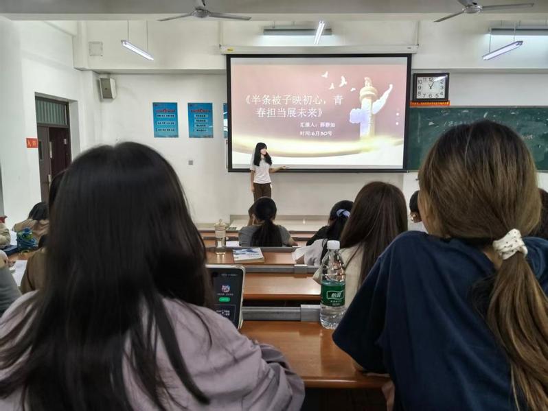红韵铸商魂 青春敬华诞——商学院2024级...