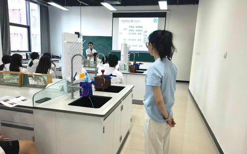 深入课堂一线，抓实学风建设