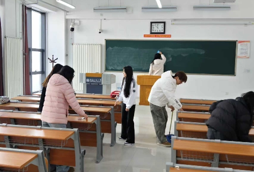 践行雷锋精神，共创文明新风——...