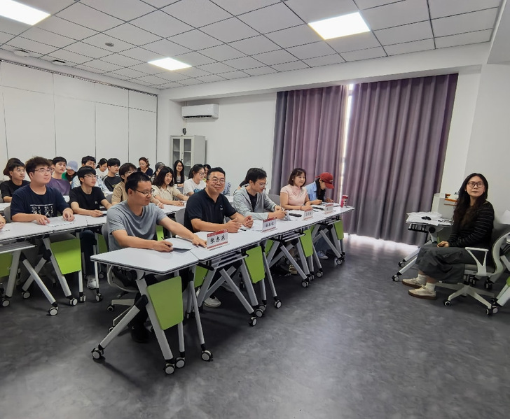 商学院举办第四十二期学术沙龙活动