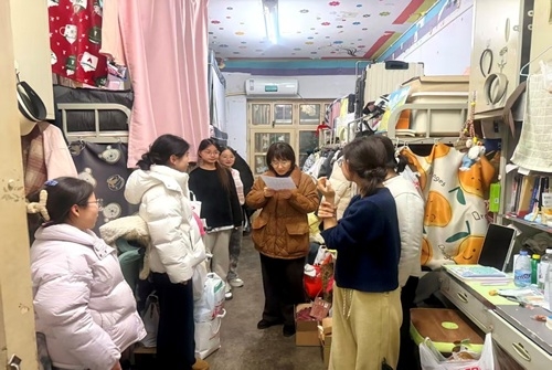 光电工程学院开展“光电暖舍·聚...