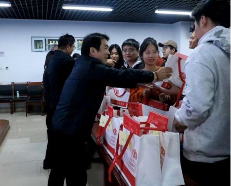 我院举办2022级本科生考研慰...