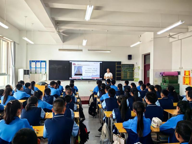 “红孩子学校”走进辉县市胡桥乡...