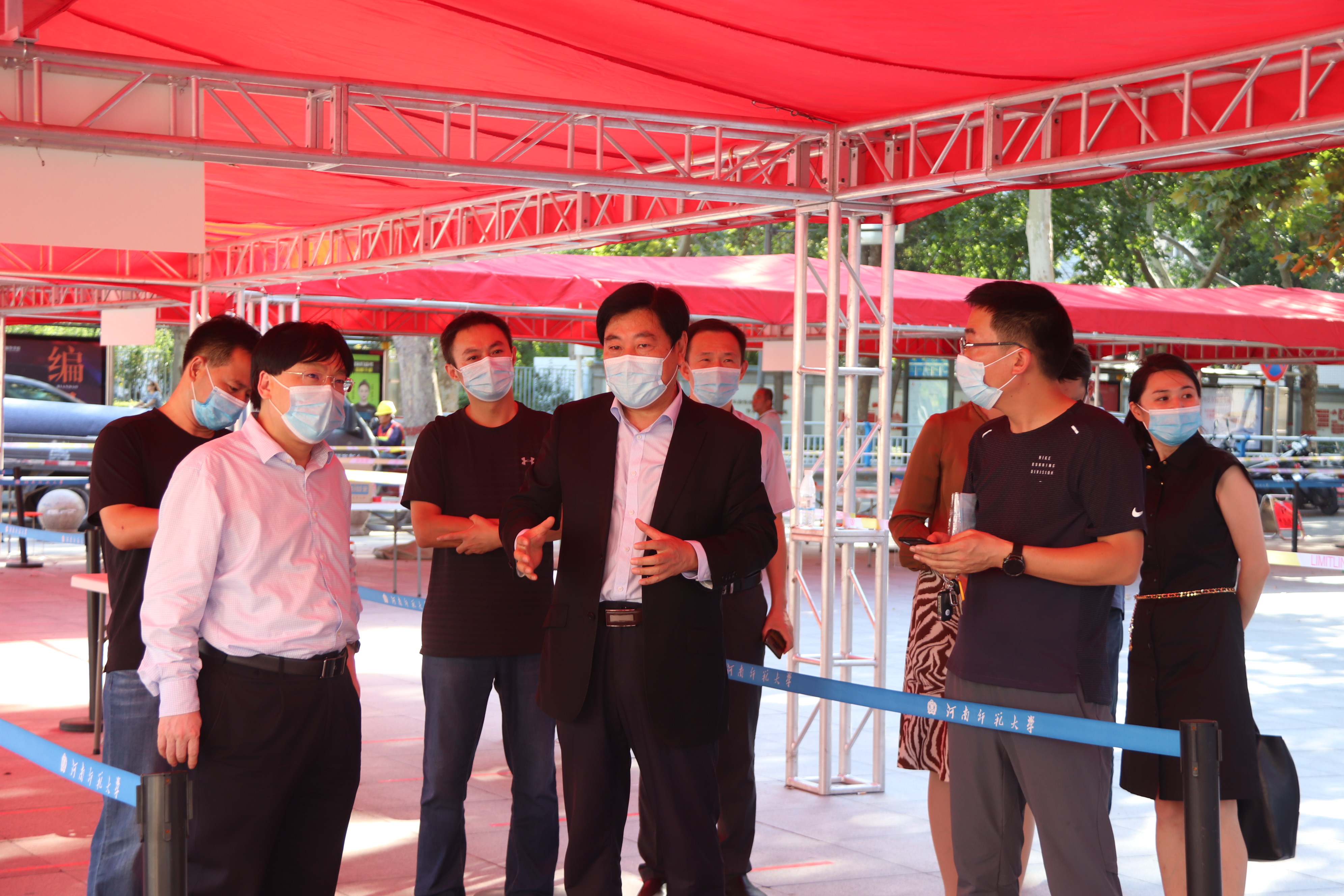 ​校领导检查指导学生返校准备工作看望慰问中秋节留校学生