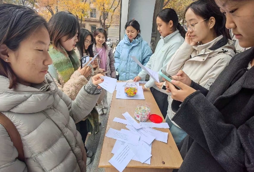 消防“零距离”，安全“伴我行”...